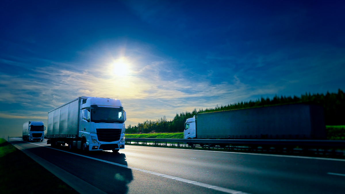 LKW im Fernverkehr auf der Autobahn